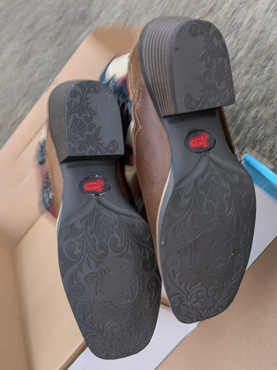 Justin Western Chellie Ankle Boots with Star-Spangled Design (new) - Picture 6 of 11